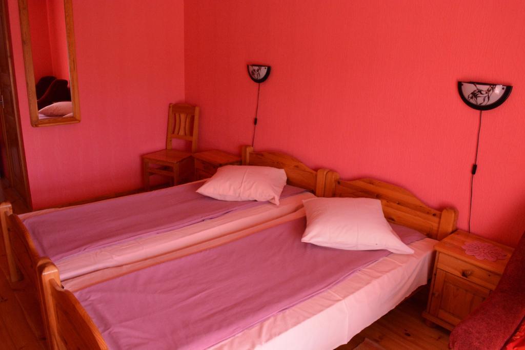 Hotel Viesu Nams Pupoli à Dundaga Extérieur photo